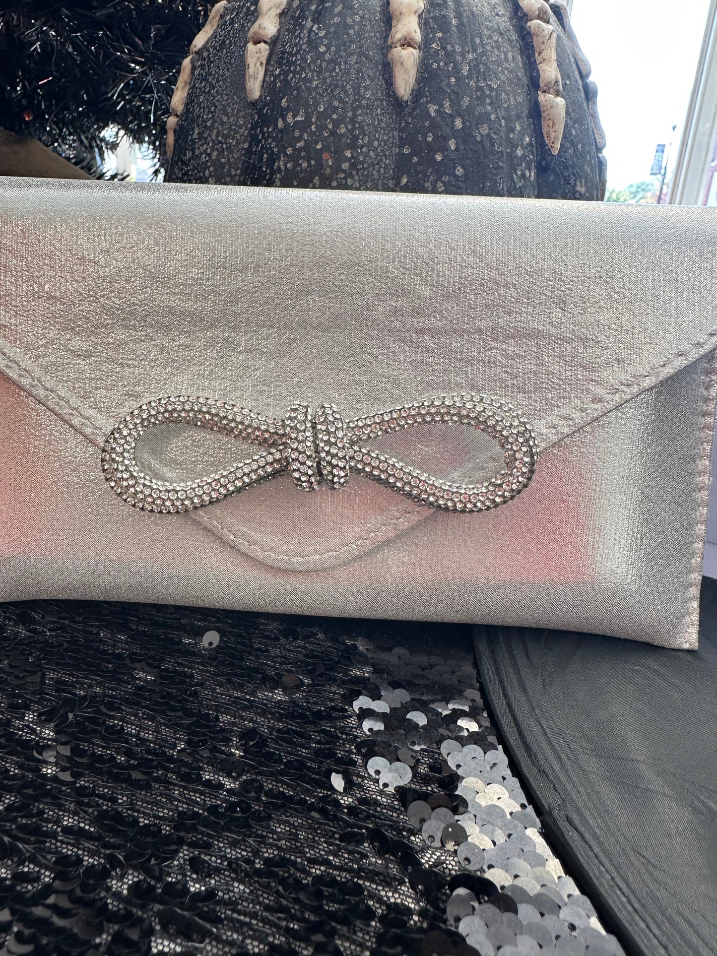 Beauties & Bows Clutch