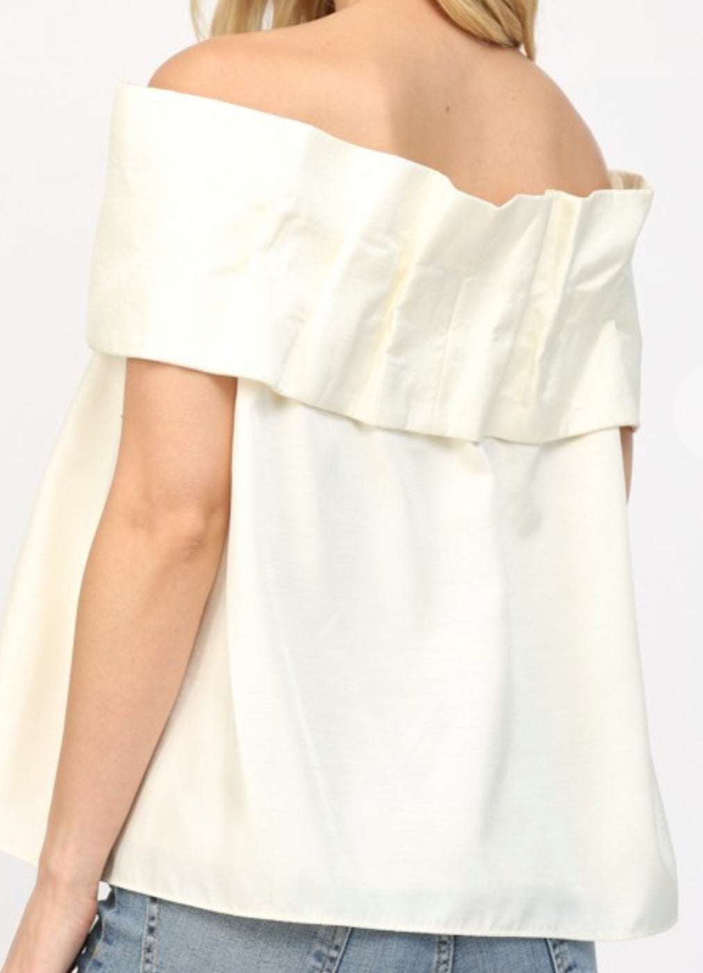 Beaming with Bows Top