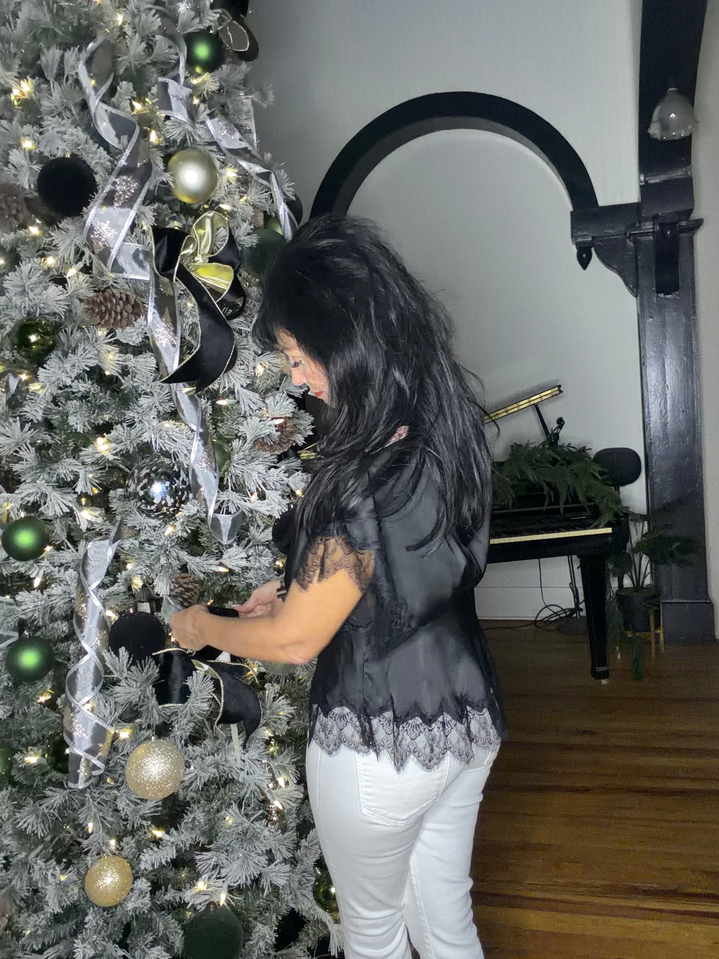 Leave Me In Lace Top