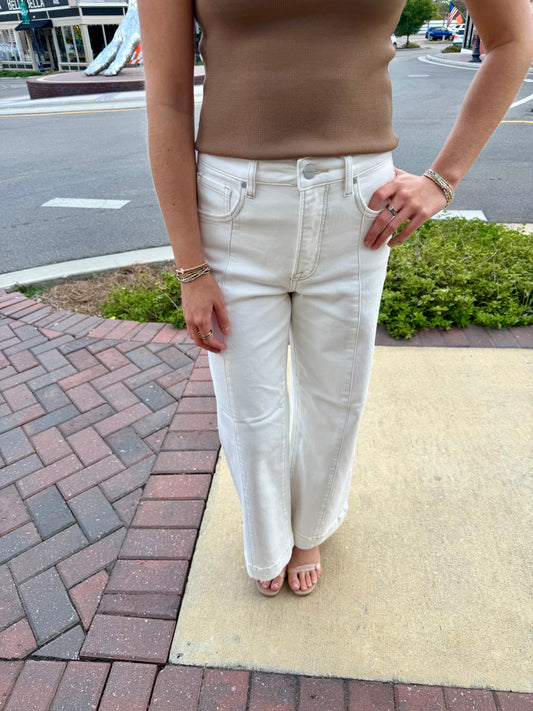 🤍 Ivory Line Crop Jeans